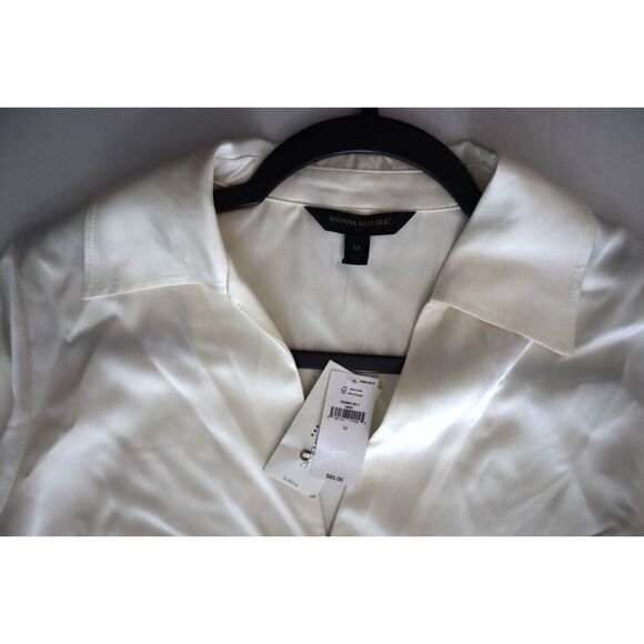 Banana Republic 762890 Women Sz M Snow Day/Ivory Satin Covered-Button Blouse - Picture 6 of 9
